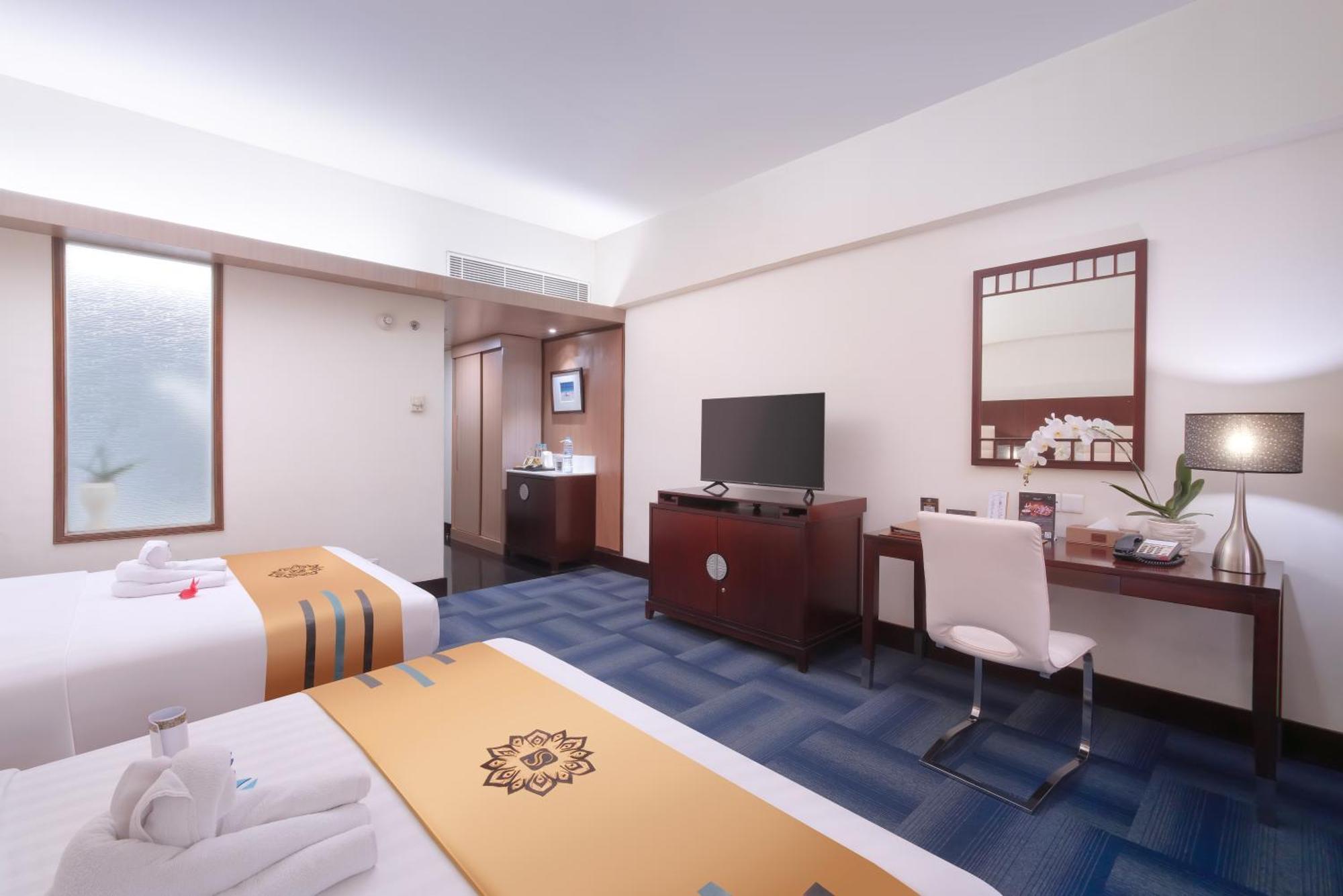 Merlynn Park Hotel Джакарта Екстериор снимка