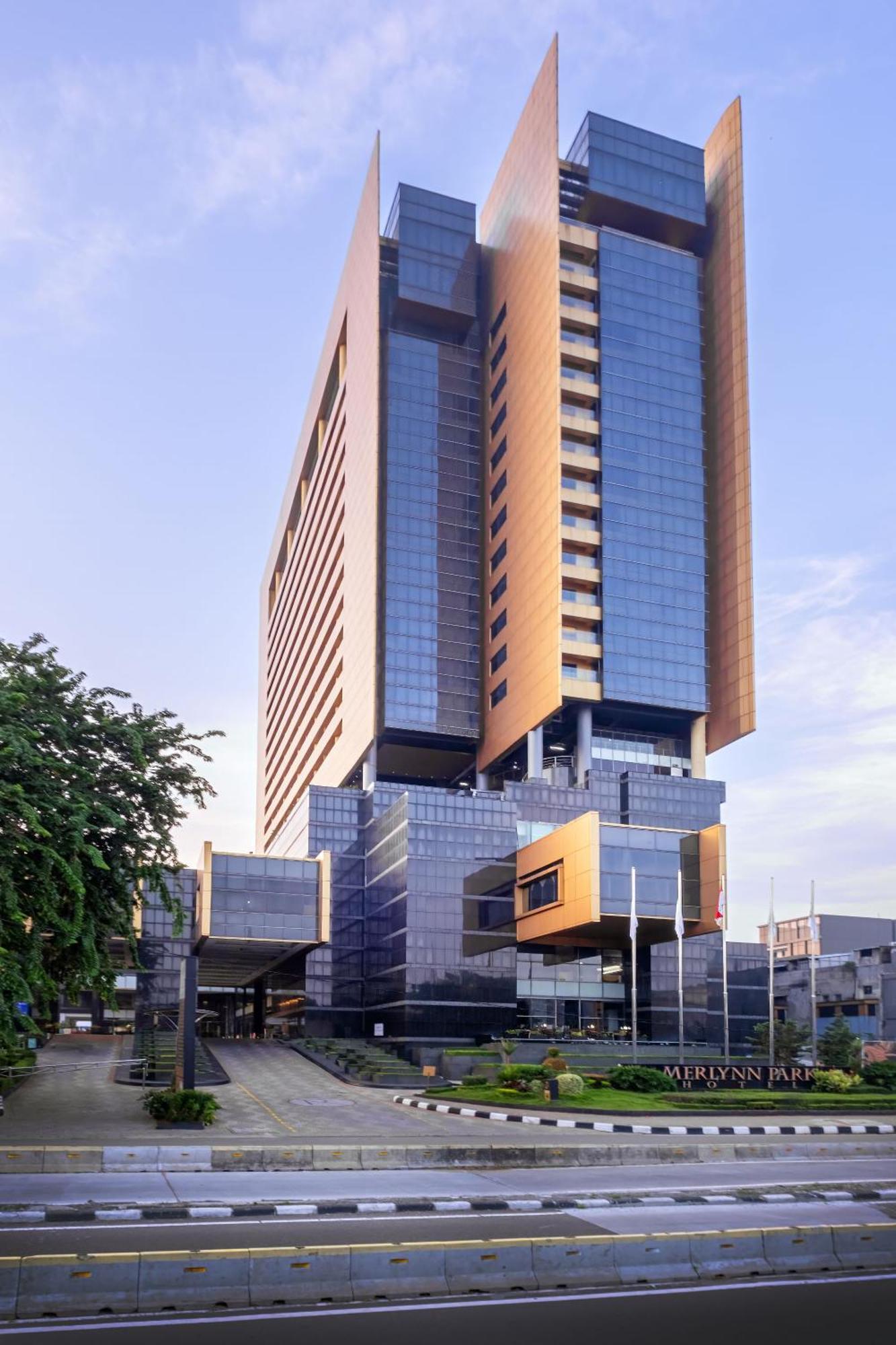 Merlynn Park Hotel Джакарта Екстериор снимка